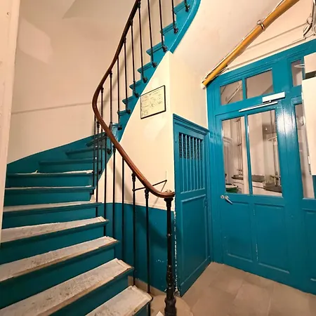 Blue Paris